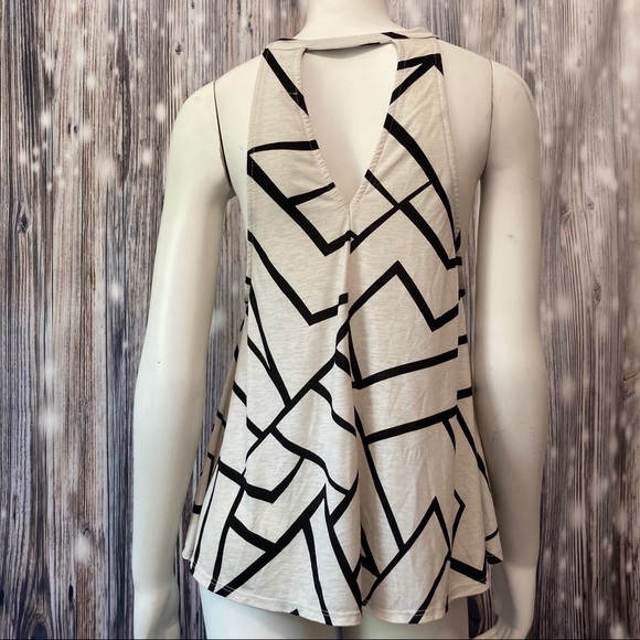 Sale 5 For $25 Altar’d State Top - Picture 2 of 5